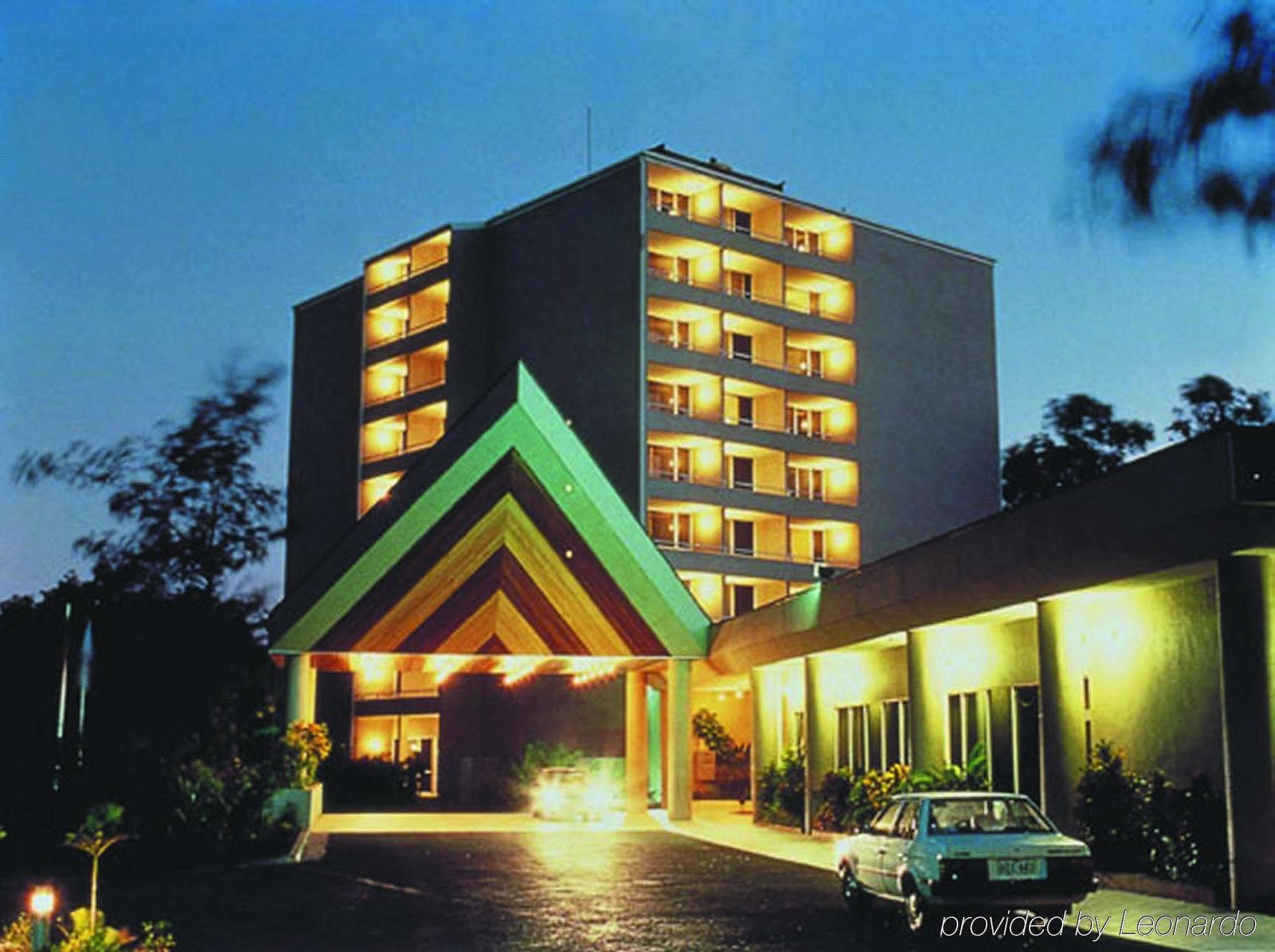 Holiday Inn & Suites Port Moresby By Ihg Exterior foto