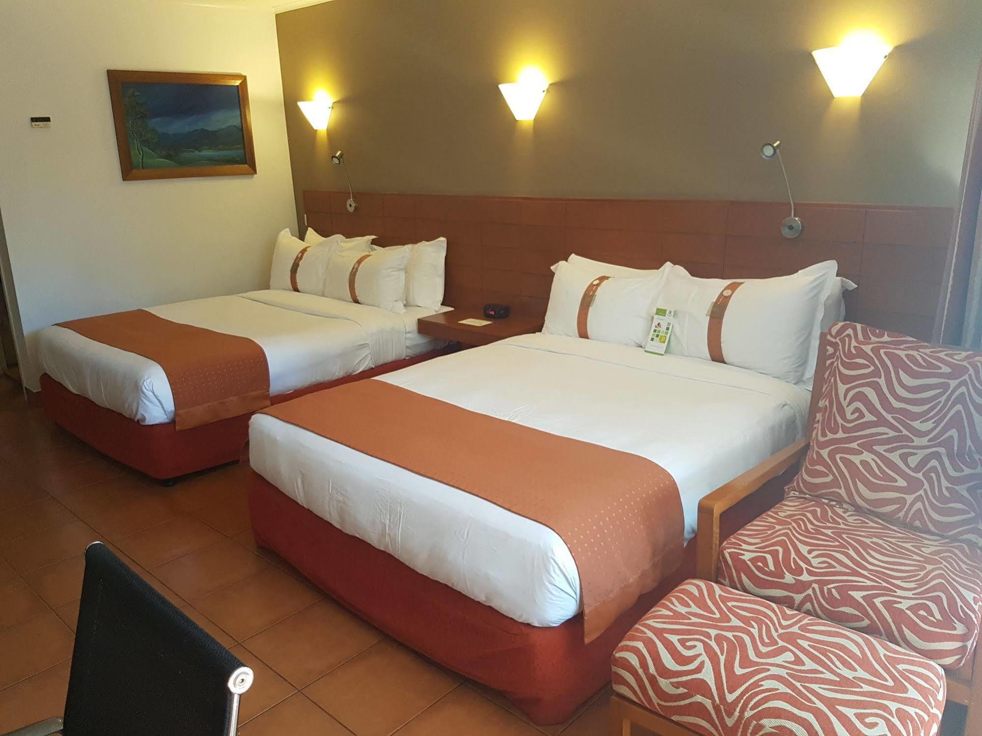 Holiday Inn & Suites Port Moresby By Ihg Exterior foto
