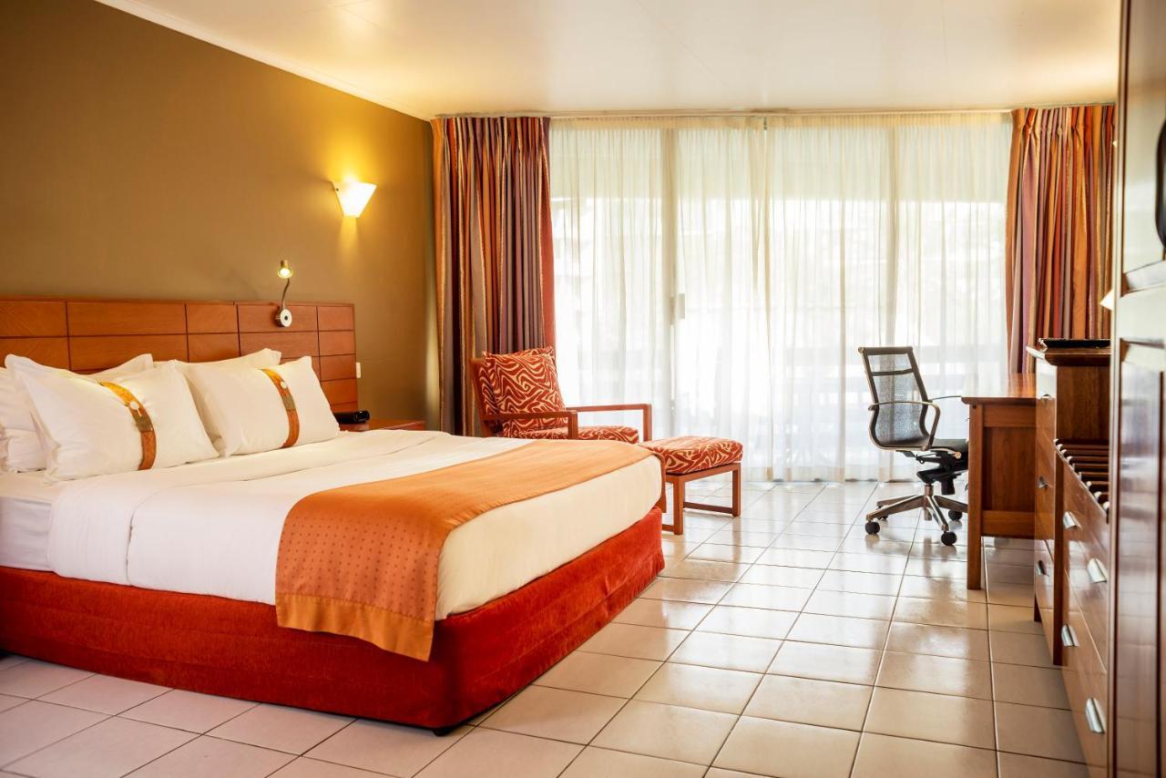 Holiday Inn & Suites Port Moresby By Ihg Exterior foto